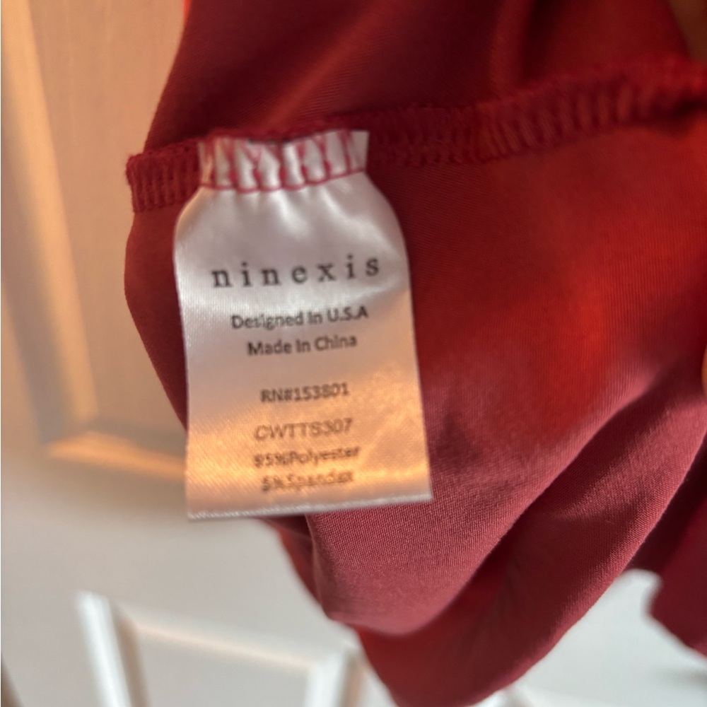 Elegant Red Women's Blouse - Picture 3 of 6